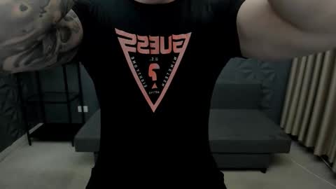 Snapshot of tonywilcoxx chatting on 11-14-25, 07:29 TonyWilcox online show from 11-14-25, 07:29