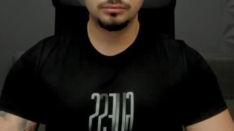 Snapshot of tonywilcoxx chatting on 11-24-25, 05:18 TonyWilcox online show from 11-24-25, 05:18