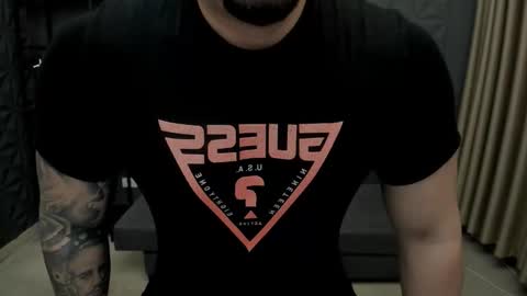 Snapshot of tonywilcoxx chatting on 11-25-25, 05:29 TonyWilcox online show from 11-25-25, 05:29