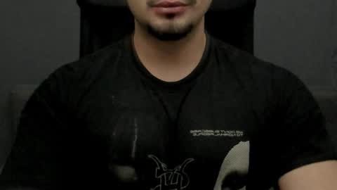 Snapshot of tonywilcoxx chatting on 12-15-25, 06:06 TonyWilcox online show from 12-15-25, 06:06