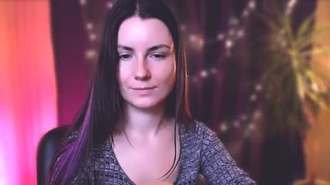 Snapshot of too_beautiful chatting on 01-04-25, 11:27 Elizabeth online show from 01-04-25, 11:27