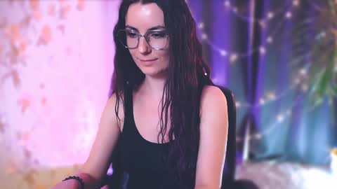 Snapshot of too_beautiful chatting on 01-13-25, 11:06 Elizabeth online show from 01-13-25, 11:06