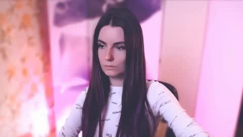 Snapshot of too_beautiful chatting on 02-23-25, 11:33 Elizabeth online show from 02-23-25, 11:33