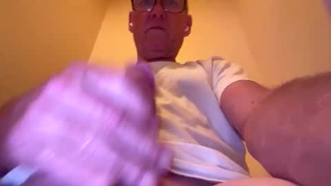 Snapshot of toohip420 chatting on 06-06-26, 05:39 toohip420 online show from 06-06-26, 05:39