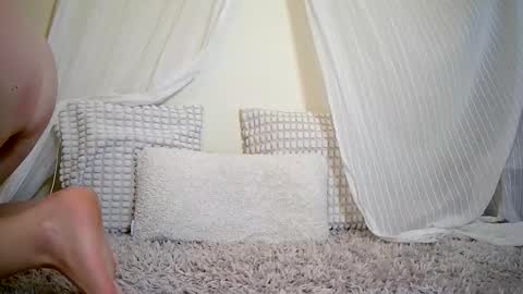 Snapshot of toohorny4college chatting on 02-05-26, 03:16 Isabel online show from 02-05-26, 03:16