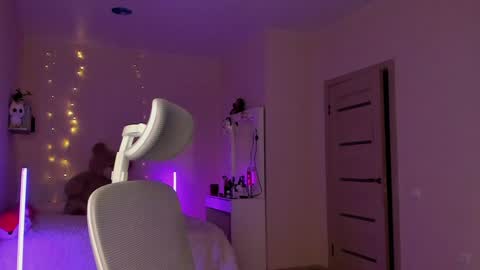 toohornyserj online show from 12-16-24, 09:20