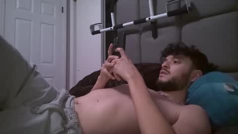 Snapshot of toolittletool chatting on 12-16-25, 01:10 Toolittletool online show from 12-16-25, 01:10