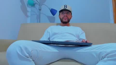 Snapshot of toonnydee chatting on 03-12-25, 01:25 Tony Dee online show from 03-12-25, 01:25