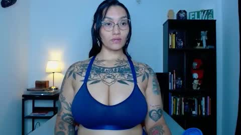 Snapshot of toothyy chatting on 05-16-26, 07:34 toothyy online show from 05-16-26, 07:34