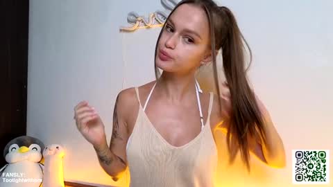 Snapshot of tootightwithbra chatting on 01-10-25, 05:26 Kira online show from 01-10-25, 05:26