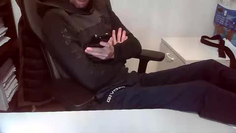 Topg84 online show from 11-18-25, 05:28