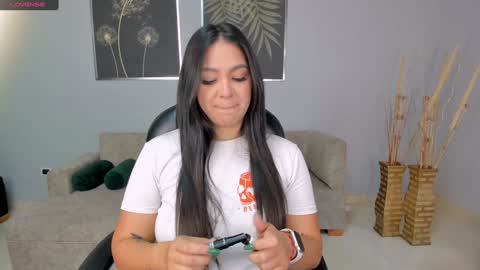 Tori Cross online show from 01-21-25, 12:18