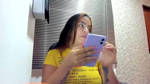 Snapshot of torres_karla chatting on 11-06-25, 08:59 karla online show from 11-06-25, 08:59