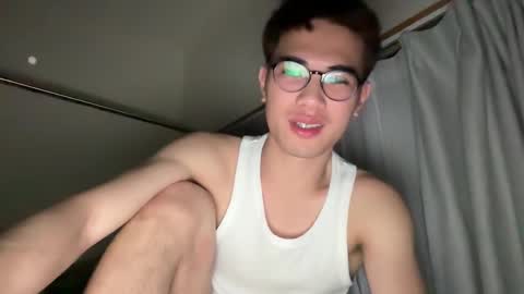 Snapshot of toshikaro0 chatting on 01-26-25, 04:30 Karo online show from 01-26-25, 04:30