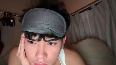 Snapshot of toshikaro0 chatting on 12-21-25, 05:20 Karo online show from 12-21-25, 05:20