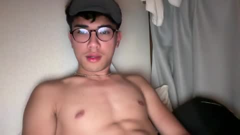 Snapshot of toshikaro0 chatting on 05-10-26, 04:34 Karo online show from 05-10-26, 04:34