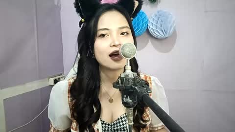 Snapshot of toshikoseaforth chatting on 05-23-26, 09:13 Emma online show from 05-23-26, 09:13