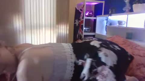 Milly online show from 02-03-25, 12:04