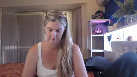 Milly online show from 04-21-26, 12:01