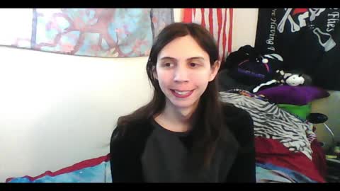 Snapshot of totalfuckingadorable chatting on 01-07-25, 03:24 Luna online show from 01-07-25, 03:24