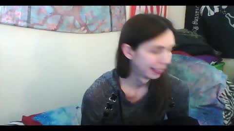 Snapshot of totalfuckingadorable chatting on 01-24-25, 03:22 Luna online show from 01-24-25, 03:22