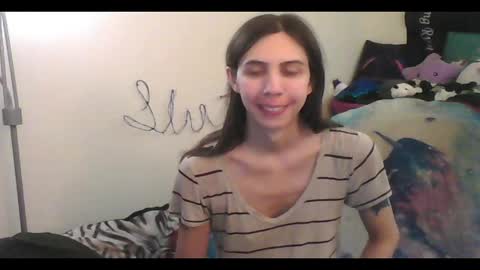 Snapshot of totalfuckingadorable chatting on 10-06-25, 01:47 Luna online show from 10-06-25, 01:47