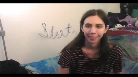 Snapshot of totalfuckingadorable chatting on 10-08-25, 02:09 Luna online show from 10-08-25, 02:09