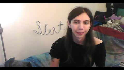 Snapshot of totalfuckingadorable chatting on 10-10-25, 02:10 Luna online show from 10-10-25, 02:10