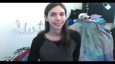 Luna online show from 11-18-25, 04:06