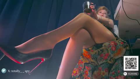 Snapshot of totally_spy chatting on 02-21-26, 09:43 Madam Viktoria Vacation in Portugal 2811 - 0412 online show from 02-21-26, 09:43