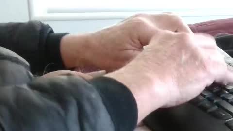 Snapshot of touchmerighthere chatting on 01-19-25, 09:13 Jim online show from 01-19-25, 09:13