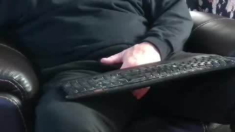 Snapshot of touchmerighthere chatting on 01-22-25, 09:32 Jim online show from 01-22-25, 09:32