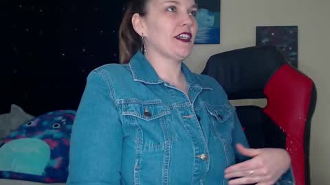 Lilly Miss Mistress Goddess Maam Queen Boss online show from 01-06-25, 11:40