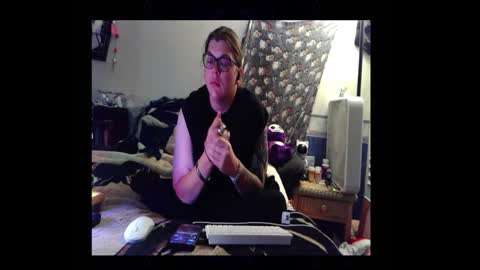 Toxiclove1311 online show from 12-19-25, 12:28