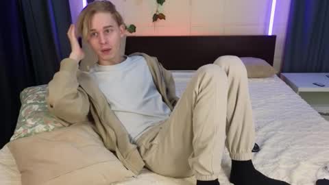 Snapshot of toxicpassion chatting on 12-02-25, 01:05 Max online show from 12-02-25, 01:05