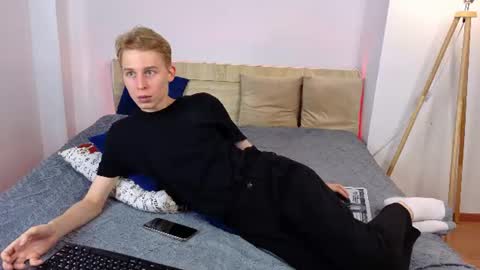 Max online show from 07-10-26, 12:19