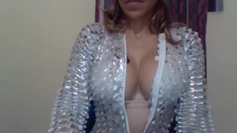 Snapshot of toyita707852490 chatting on 10-13-25, 02:44 toyita online show from 10-13-25, 02:44