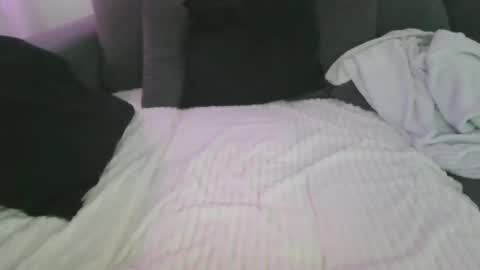Snapshot of toyy_boy chatting on 02-09-26, 05:39 Tim online show from 02-09-26, 05:39