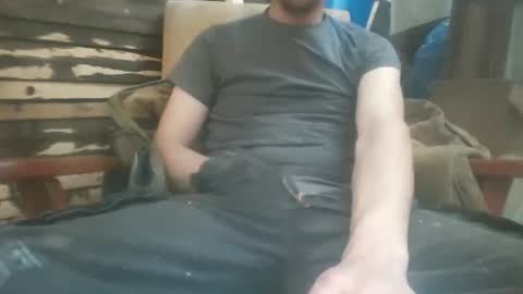 Snapshot of tr8e035 chatting on 12-15-25, 11:25 tr8e035 online show from 12-15-25, 11:25