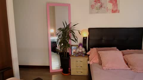 Traci online show from 12-18-25, 11:49