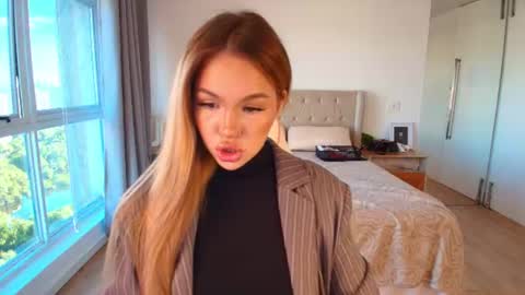 Snapshot of tracy_tay1or chatting on 07-01-26, 11:01 Tracy GMT2 Mon 3 AM - 4 PM Tue 3 AM - 4 PM Wed 3 AM - 4 PM Thur 3 AM - 4 PM Fri 3 AM - 4 PM online show from 07-01-26, 11:01