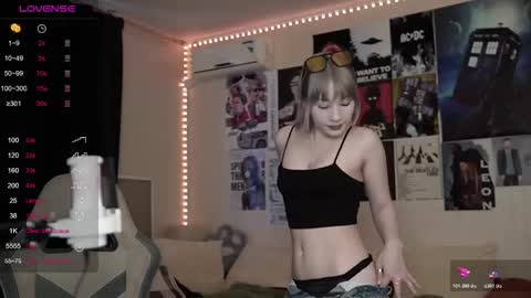 Ariana and Erik online show from 02-12-26, 01:28