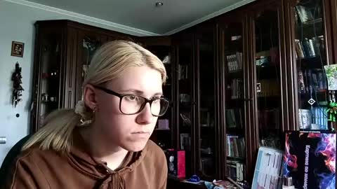 Snapshot of tranhardisty chatting on 05-14-26, 09:16 Lesly online show from 05-14-26, 09:16