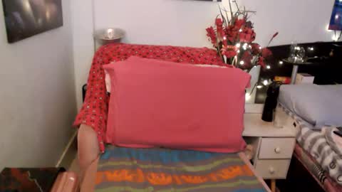 Snapshot of transagera chatting on 12-19-25, 05:47 TransAgera online show from 12-19-25, 05:47