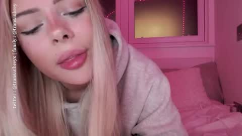 Snapshot of transaubrey chatting on 09-27-25, 07:41 aubrey 3 online show from 09-27-25, 07:41