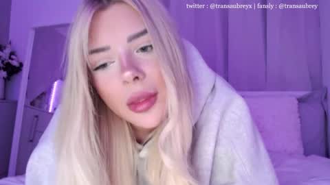 Snapshot of transaubrey chatting on 10-05-25, 07:45 aubrey 3 online show from 10-05-25, 07:45