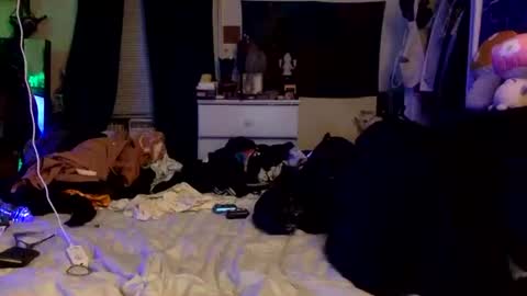 Snapshot of transcurious101 chatting on 09-30-25, 03:22 transcurious101 online show from 09-30-25, 03:22