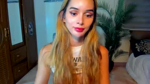 Snapshot of transdaizy19 chatting on 12-25-24, 07:03 Daisy online show from 12-25-24, 07:03