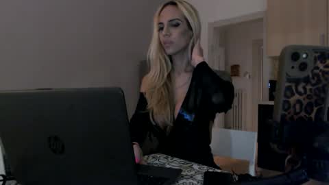 transexy8 online show from 12-20-25, 10:33