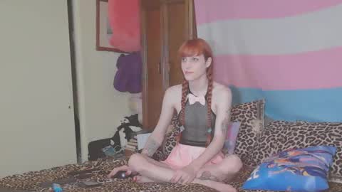 Snapshot of transgirlv chatting on 09-28-25, 08:25 RayaBoone online show from 09-28-25, 08:25